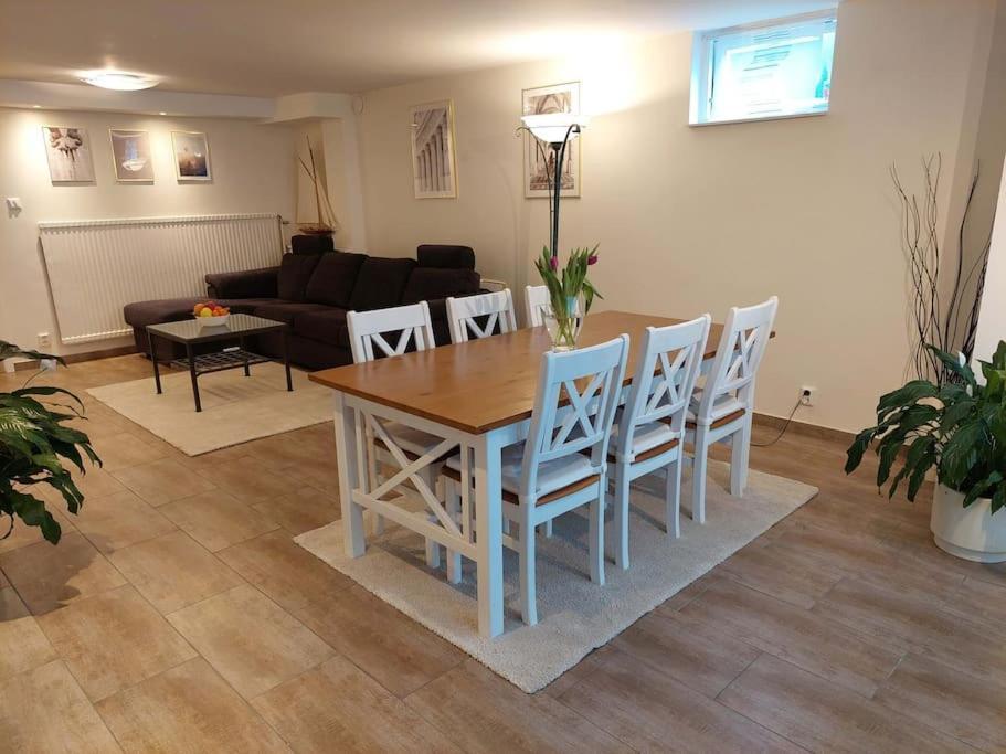 Laegenhet Pa Landet Naera Stan Apartman Jonsered Kültér fotó