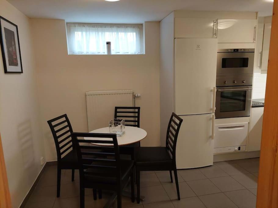 Laegenhet Pa Landet Naera Stan Apartman Jonsered Kültér fotó