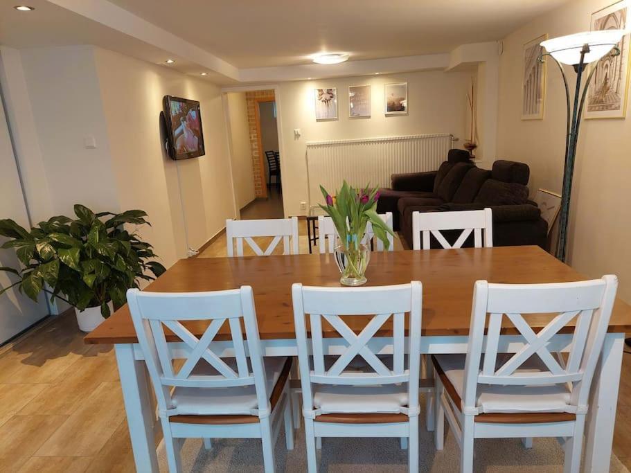 Laegenhet Pa Landet Naera Stan Apartman Jonsered Kültér fotó